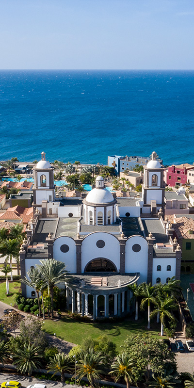  Ikonisches Luftbild des Hotels in der Nähe des Meeres Lopesan Villa del Conde, Resort & Thalasso in Meloneras, Gran Canaria 